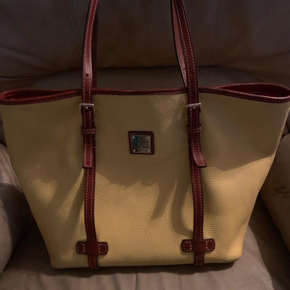 Dooney & Bourke Handbags - Dooney & Bourke handbag in perfect condition Dooney & Bourke Handbags - Dooney & Bourke handbag in perfect condition
